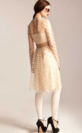 Сукня кольору айворі в горох