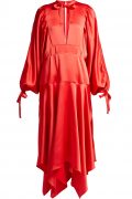 Подіумна яскраво-червона сукня з асиметричним подолом