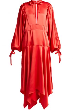 Подіумна яскраво-червона сукня з асиметричним подолом