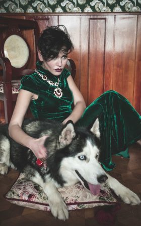 Кольє з різнокольорових кристалів