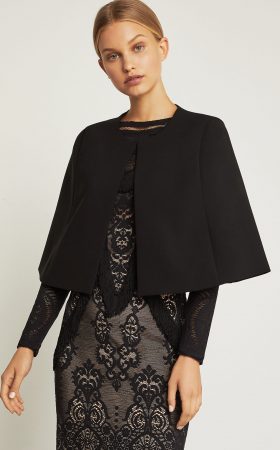 Мінімалістичний чорний кейп