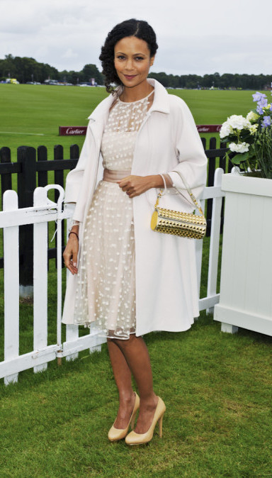 Сукня кольору айворі в горох