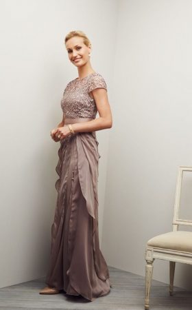 Сукня пастельного кольору з мереживним топом