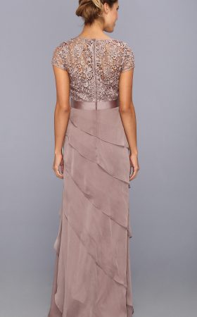 Сукня пастельного кольору з мереживним топом