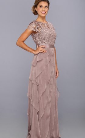 Сукня пастельного кольору з мереживним топом