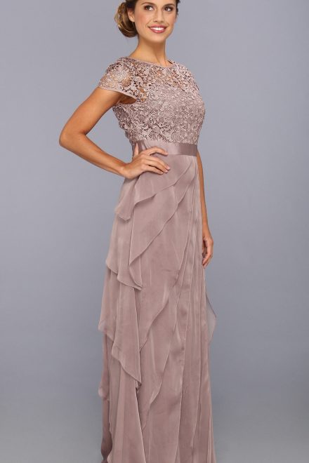 Сукня пастельного кольору з мереживним топом