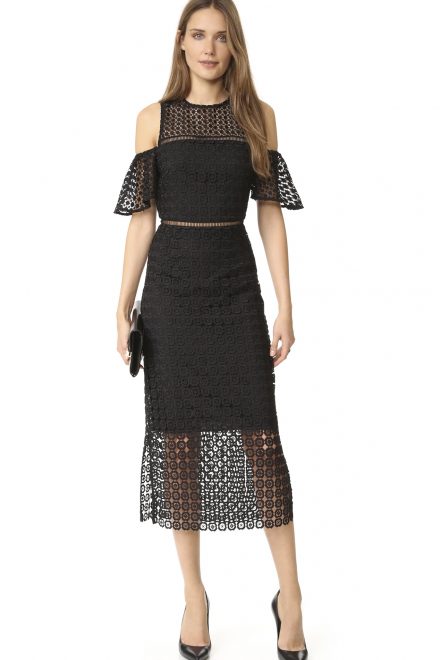 Мереживна скуня з відкритими плечима