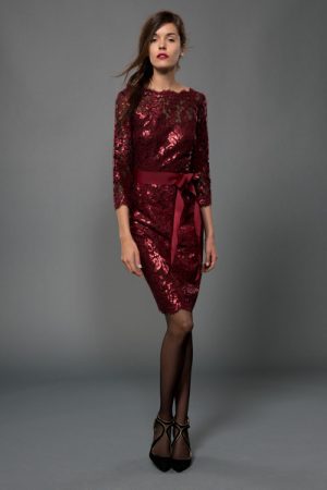 Мереживна коктейльна сукня з пайеткамі