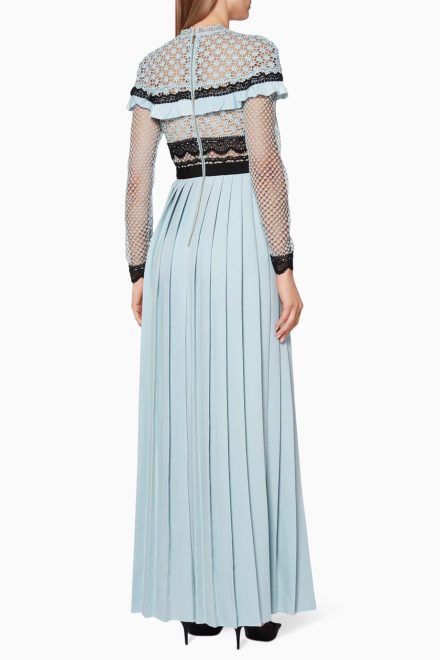 Небесно-блакитна мереживна сукня зі спідницею плісе