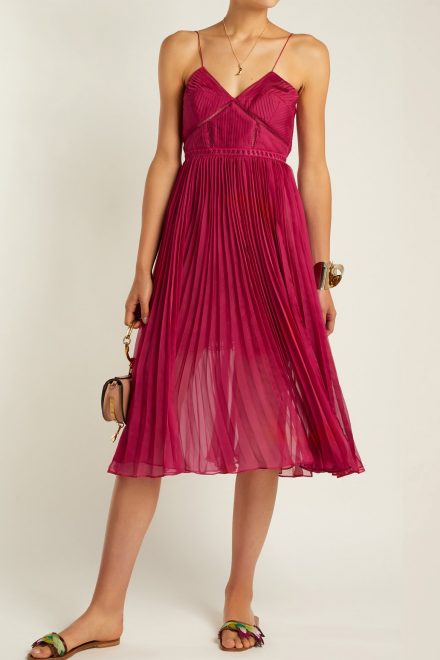 Кармінова сукня зі спідницею плісе
