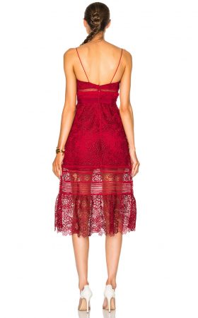 Мереживна сукня-міді винного відтінку