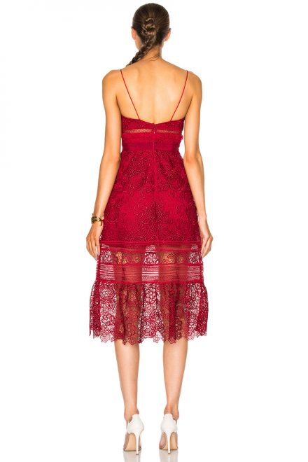 Мереживна сукня-міді винного відтінку