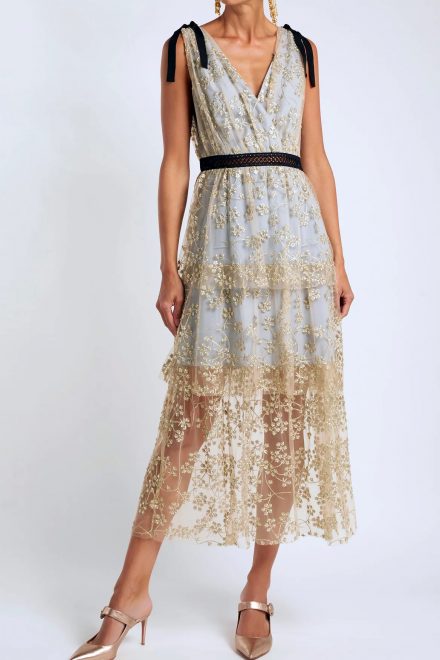 Напівпрозора сукня з вишивкою по тюлю