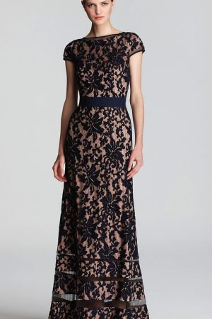 Вечірня мереживна сукня