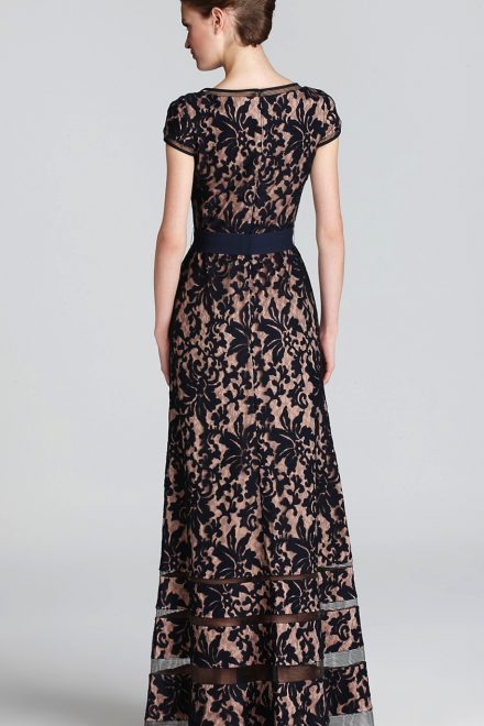 Вечірня мереживна сукня