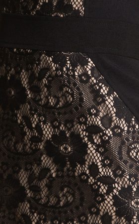 Сукня-футляр з мереживною вставкою