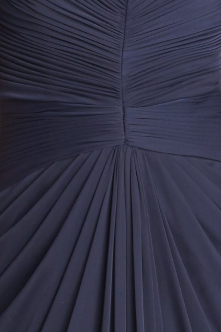 Мереживна драпірована сукня