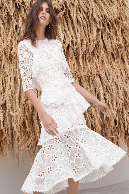 Біла мереживна сукня Mikaela