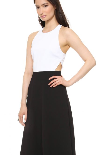 Чорно-біла сукня з бічними вирізами