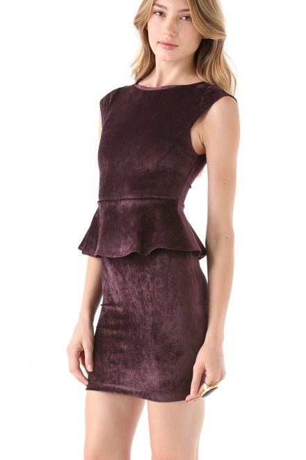 Оксамитова сукня з баскою