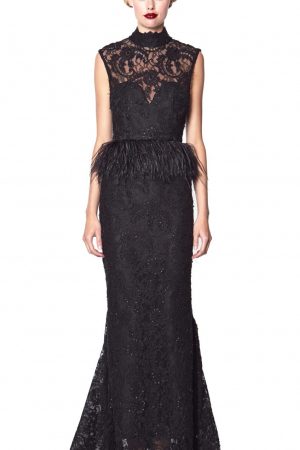 Вечірня сукня з баской з пір'я