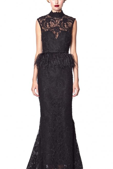 Вечірня сукня з баской з пір'я