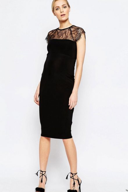 Сукня з мереживною кокеткою