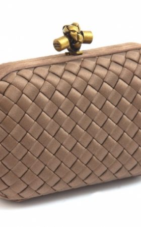 Бежевий клатч-knot