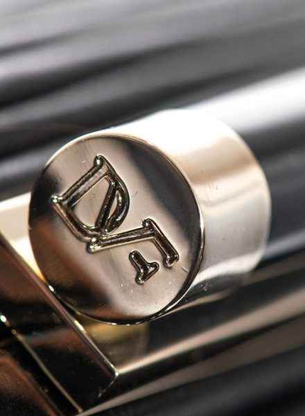 Чорний шкіряний клатч