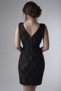 Коктейльна мереживна сукня-футляр