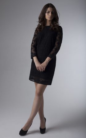 Чорна сукня з ажурного мережива