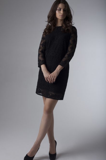Чорна сукня з ажурного мережива