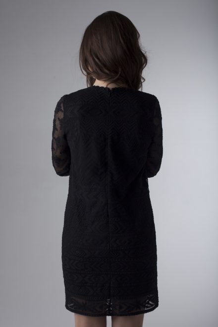 Чорна сукня з ажурного мережива