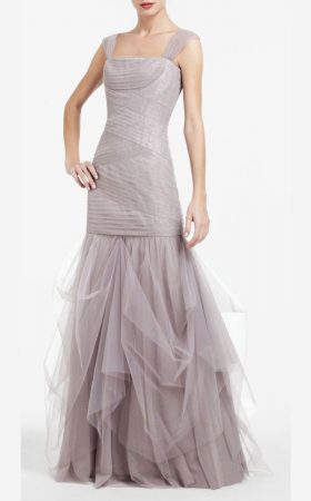 Бежева мереживна сукня для балу