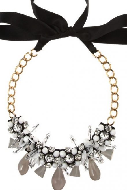 Намисто з кристалів і білих намистин