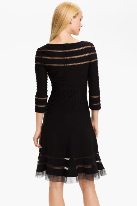 Стильна сукня з мереживними вставками