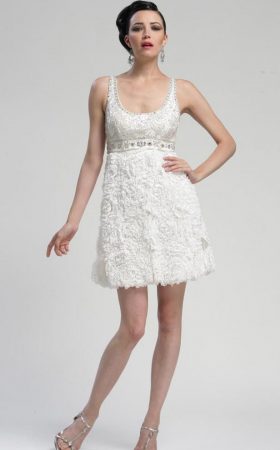 Коктейльна сукня з кристалами