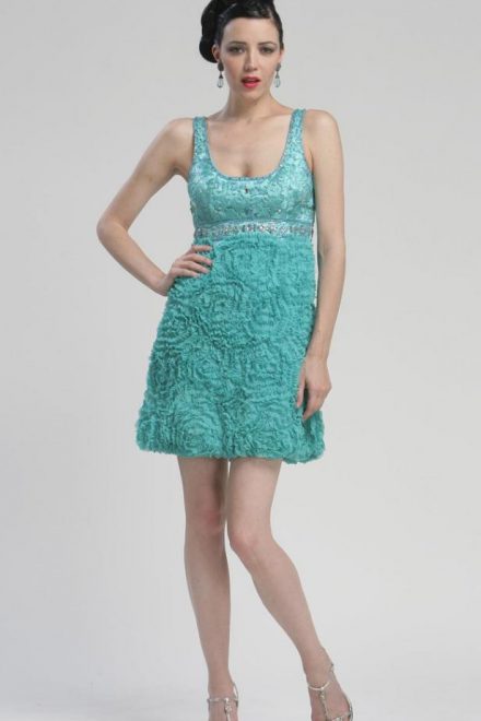 Коктейльна сукня з кристалами