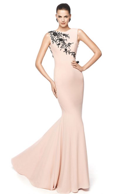 Сукня нюдового кольору Neo