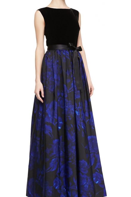 Вечірня сукня із синім квітковим принтом