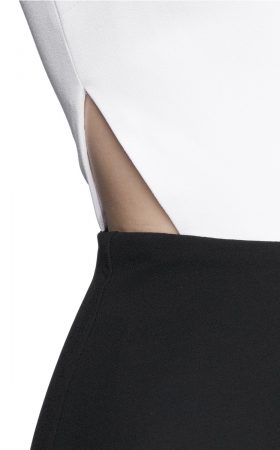 Чорно-біла сукня з бічними вирізами