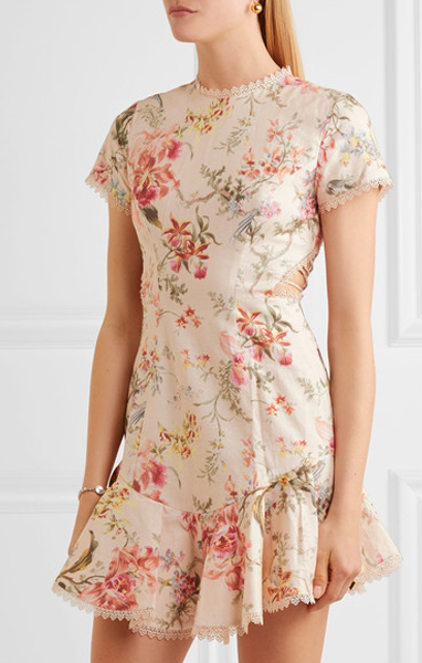 Сукня з флористичним принтом і воланом на спідниці