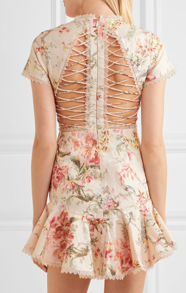 Сукня з флористичним принтом і воланом на спідниці