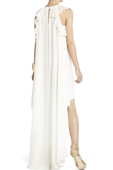 Біла сукня з асиметричним подолом