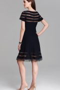 Коктейльна чорна сукня з мереживними вставками