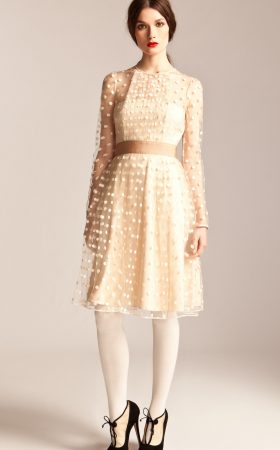 Сукня кольору айворі в горох