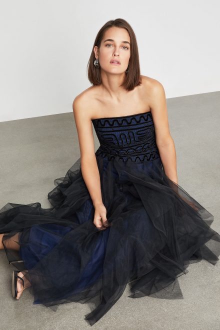 Сукня-бюстьє із довгою тюлевою спідницею