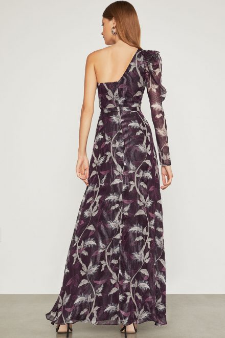 Шовкова сукня із асиметричним рукавом