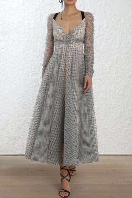 Подіумна шовкова сукня-міді із чорними стрічками