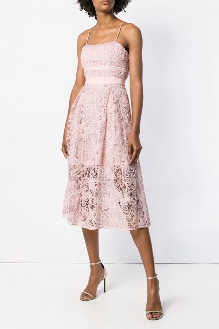 Рожеве мереживне плаття міді з талією ампір